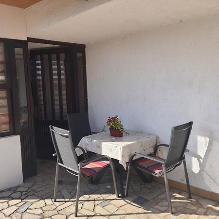 Apartments Vesna Avsec - كرك المظهر الخارجي الصورة