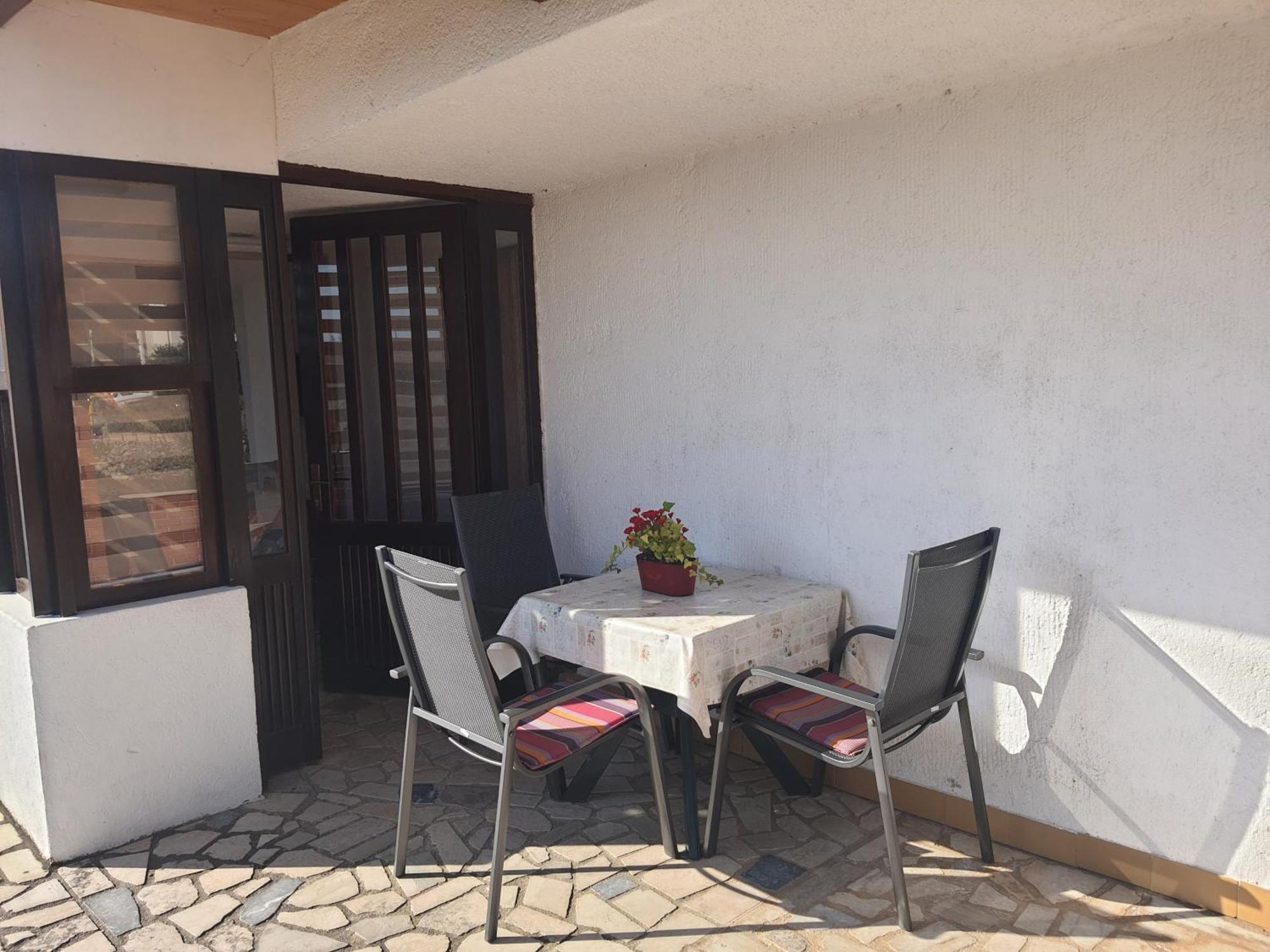 Apartments Vesna Avsec - كرك المظهر الخارجي الصورة